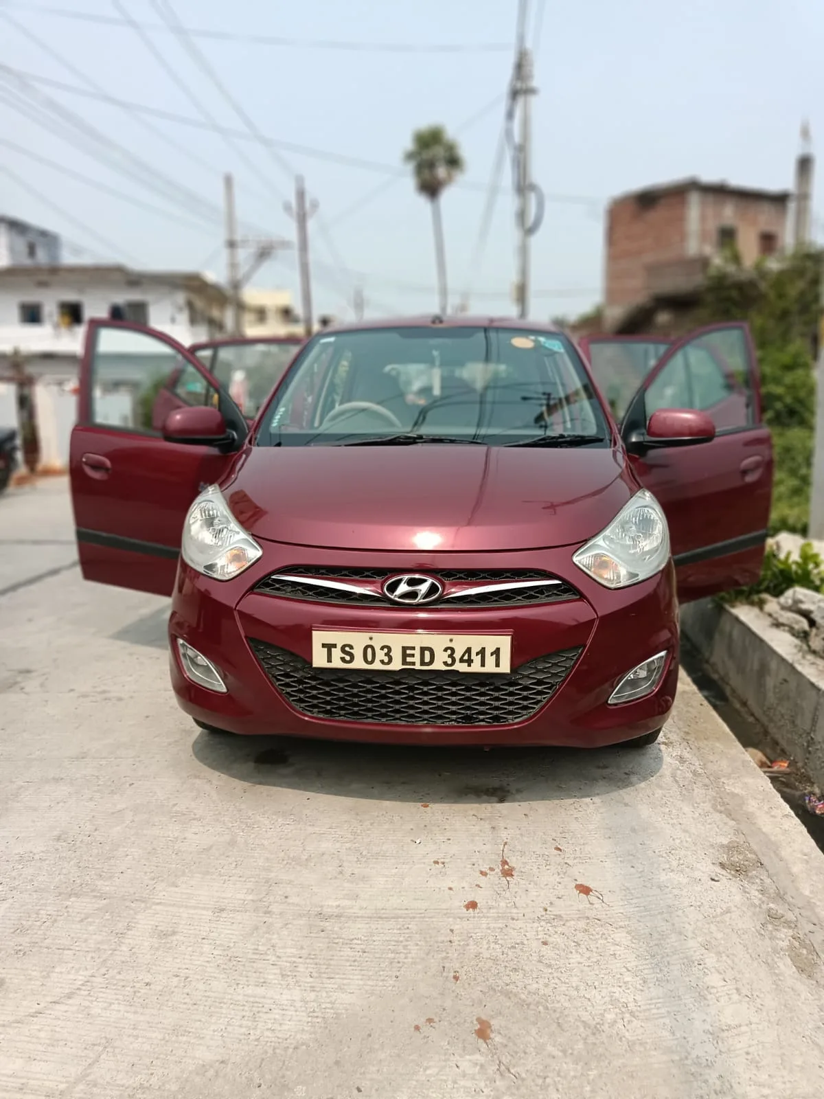 Hyundai I10 sportz blue drive