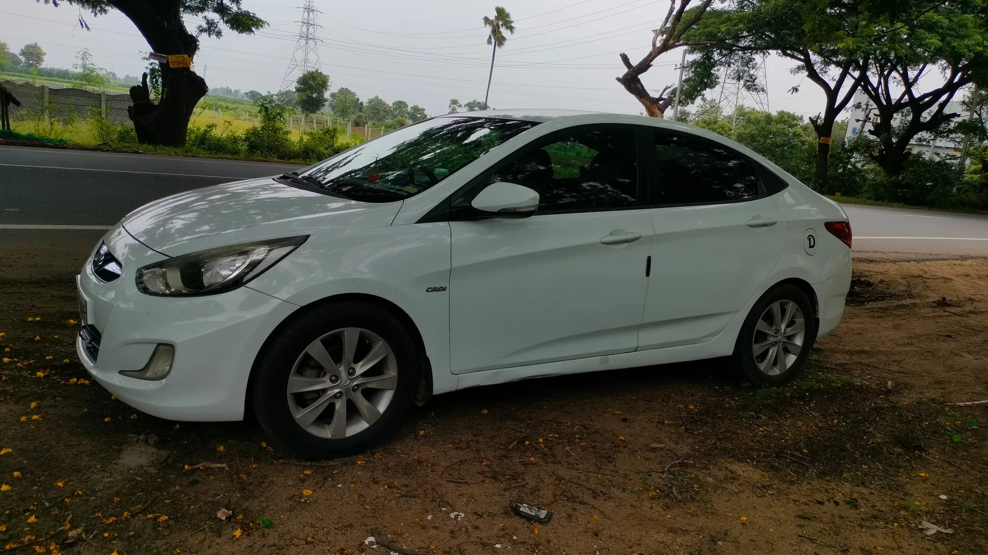 Hyundai Verna fludic sx topend