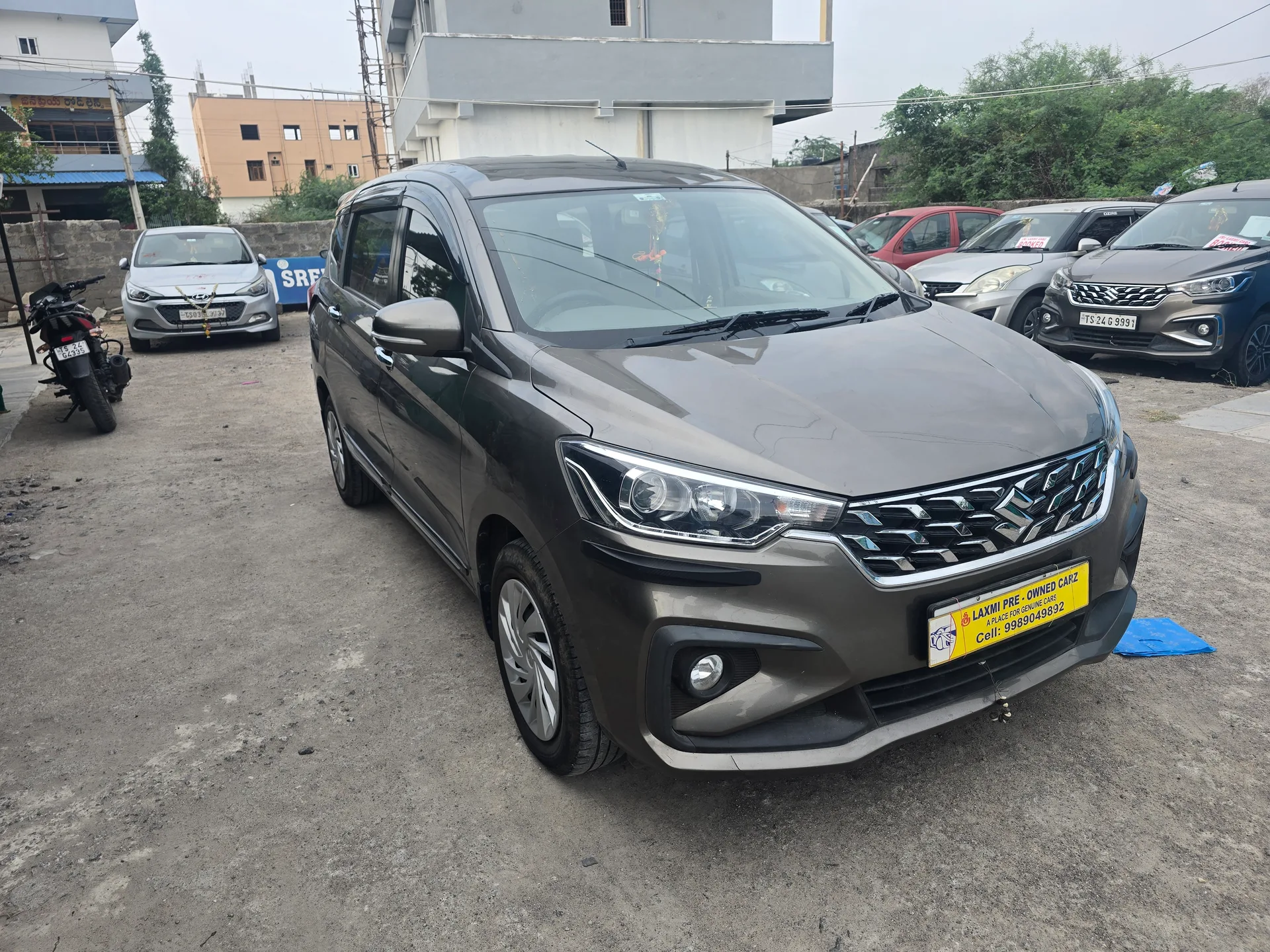 Maruti Suzuki Ertiga vxi smart hybrid