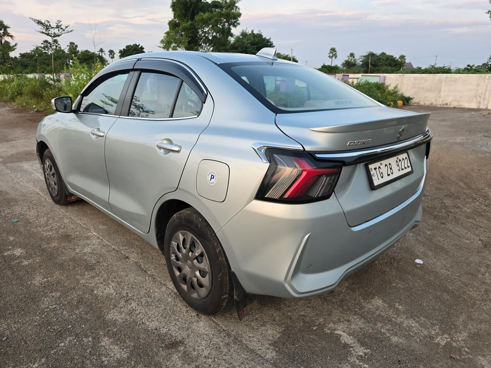 Maruti Suzuki Swift dzire vxi