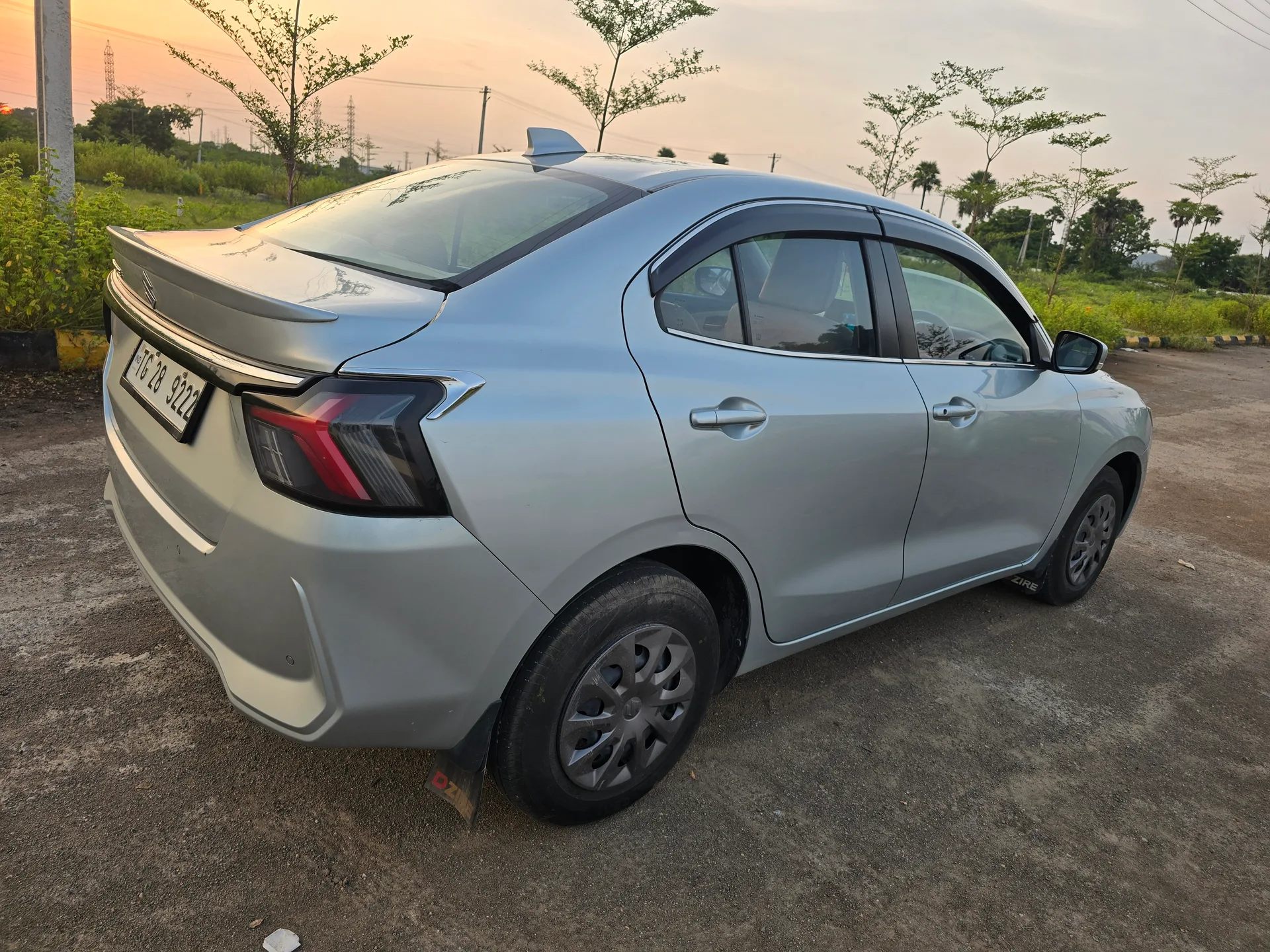 Maruti Suzuki Swift dzire vxi